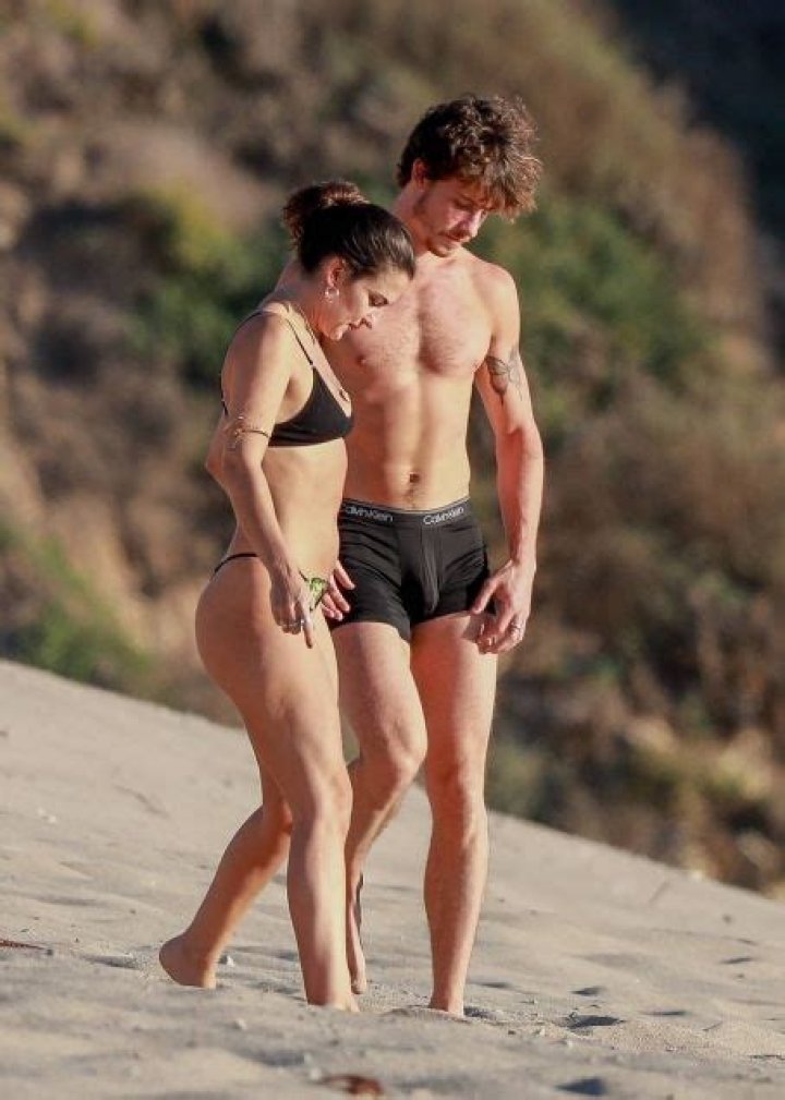 Who is Charlie Travers Dating Now?