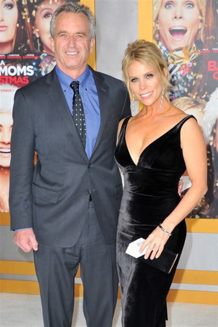 Who is Cheryl Hines Dating Now?