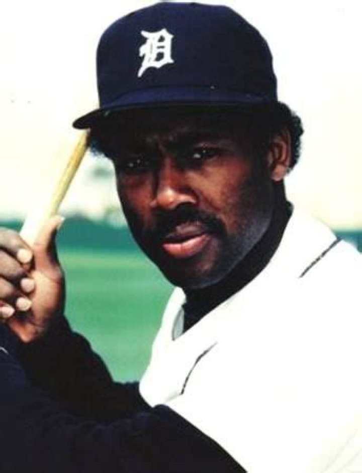 Who is Chet Lemon Dating Now?