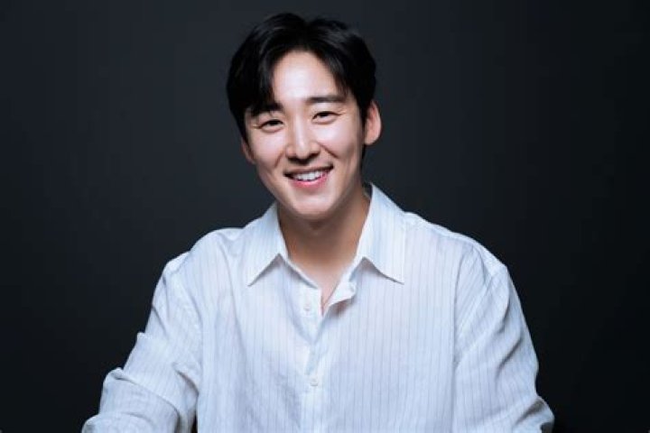 Who is Choi Daniel Dating Now?