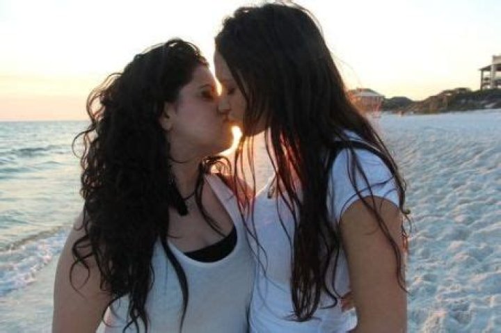 Who is Chrissy Chambers Dating Now?