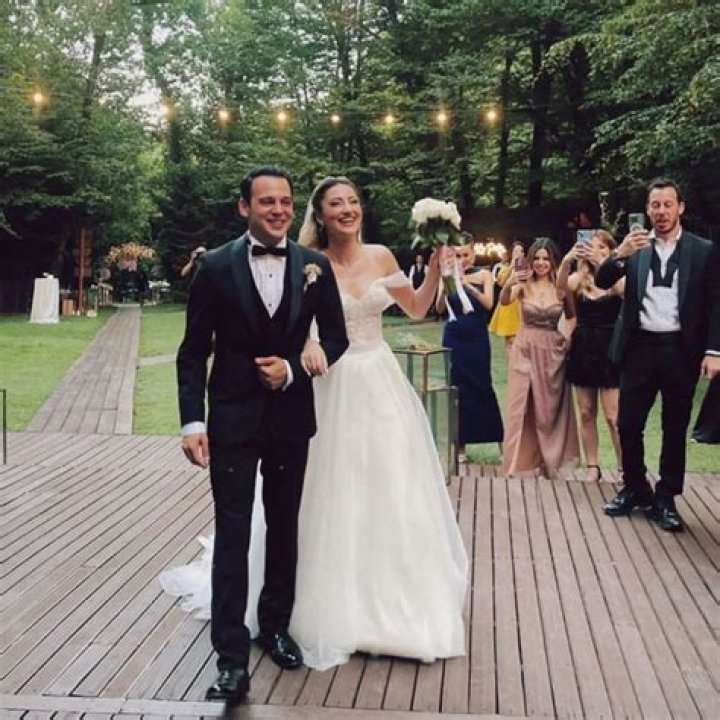 Who is Cihan Simsek Dating Now?