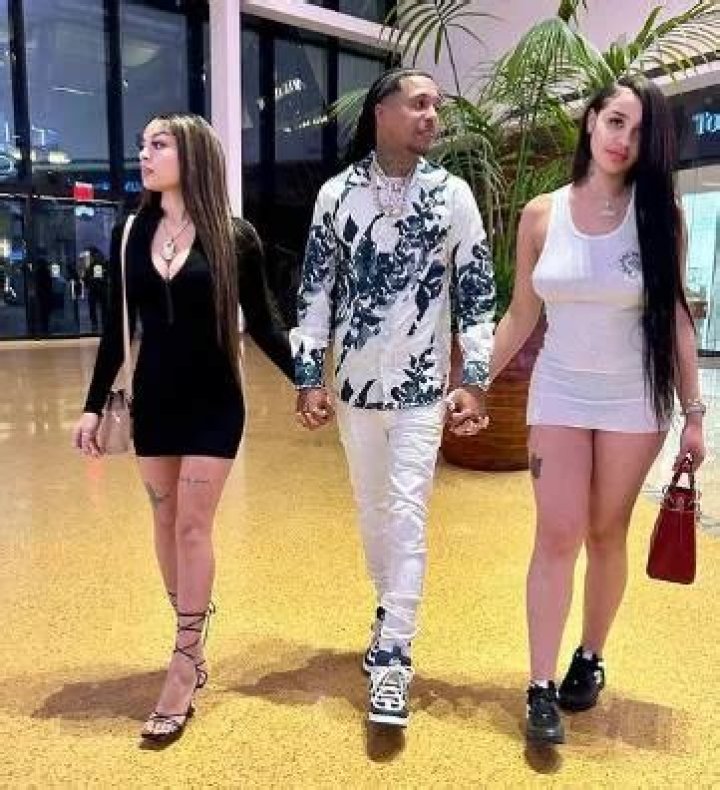 Who is CJ_on_32s Dating Now?