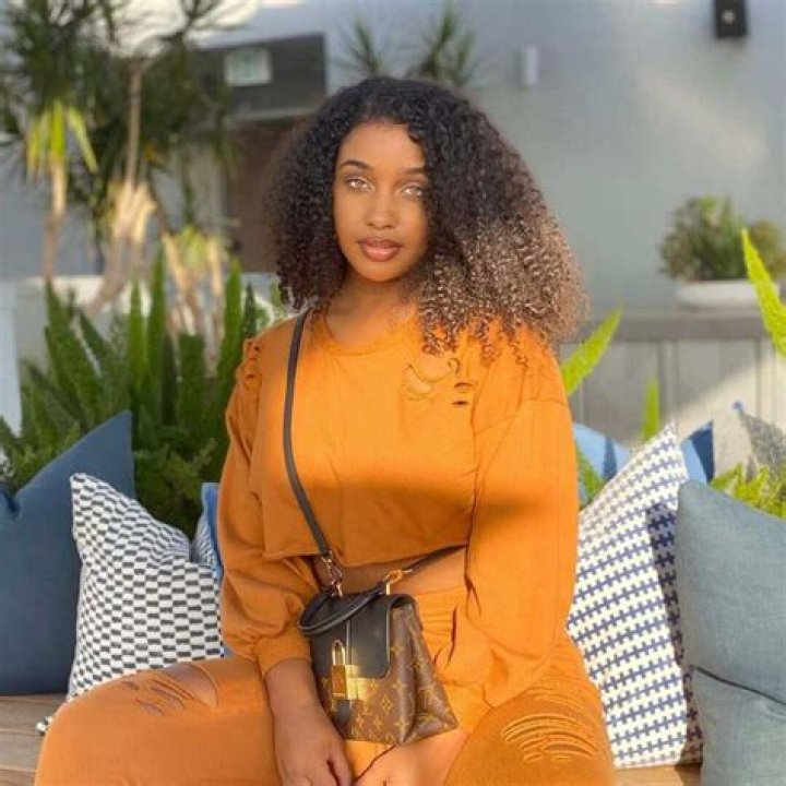 Who is Corie Rayvon Dating Now?