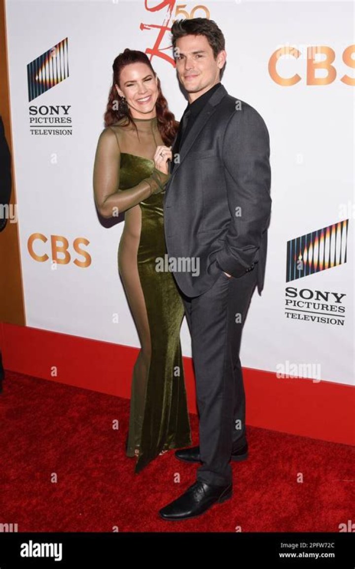 Who is Courtney Hope Dating Now