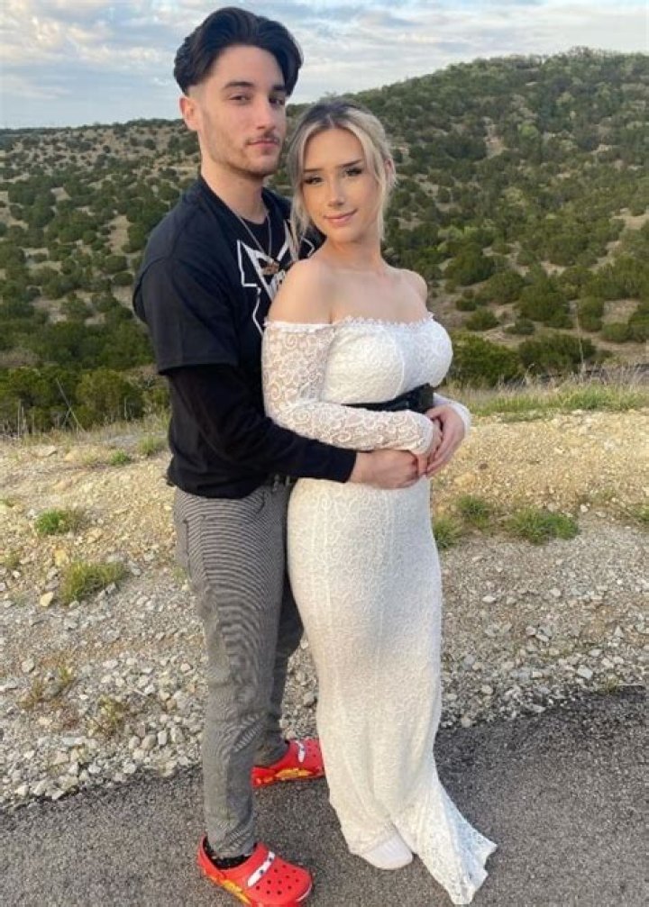 Who is Crispy Concords Dating Now