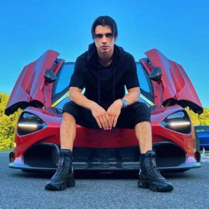 Who is Cyrus Dobre Dating Now