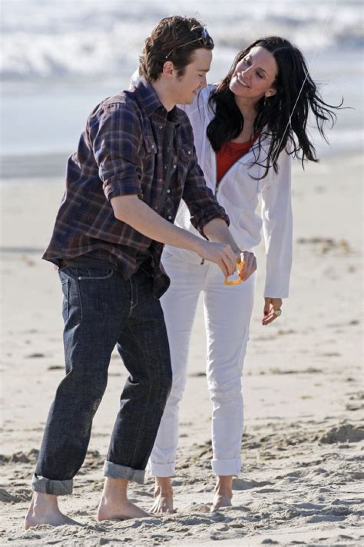 Who is Dan Byrd Dating Now