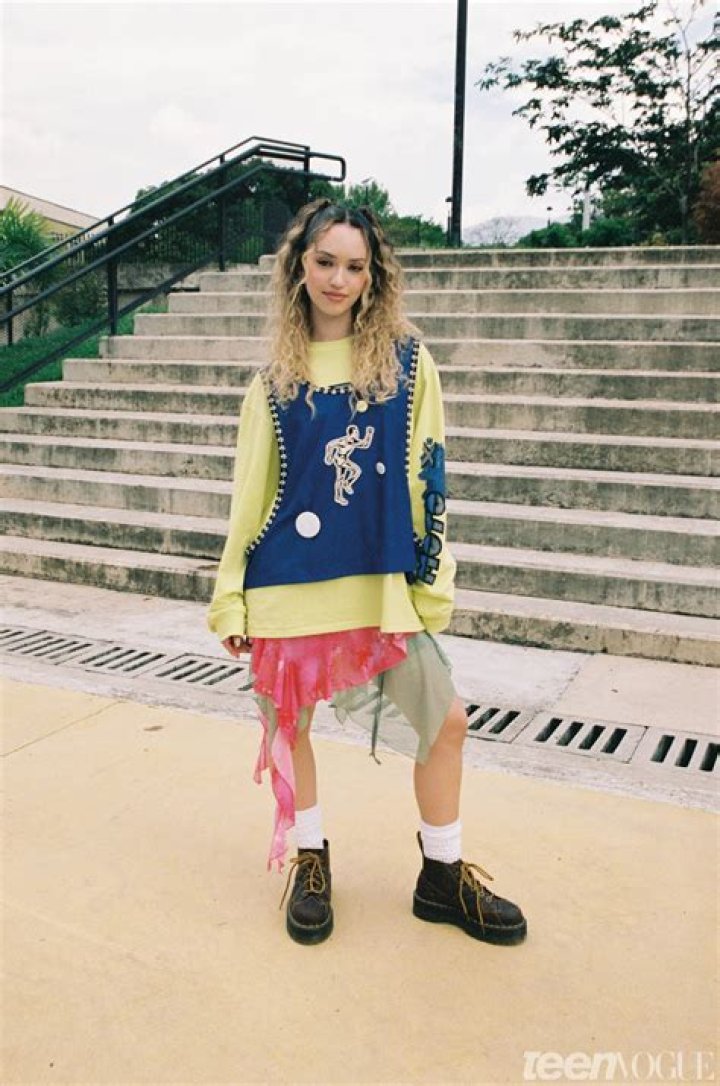 Who is Dani Song Dating Now?