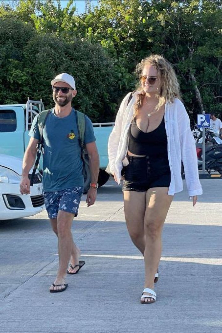 Who is Danielle Macdonald Dating Now