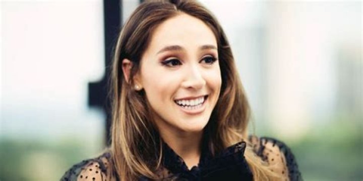 Who is Danielle Robay Dating Now