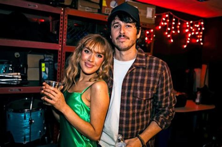 Who is Daryl Evans Dating Now?