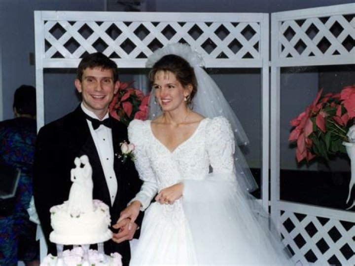 Who is Dash Mihok Dating Now