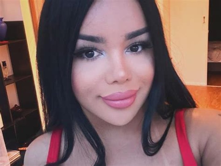 Who is Dayana Mendoza Dating Now