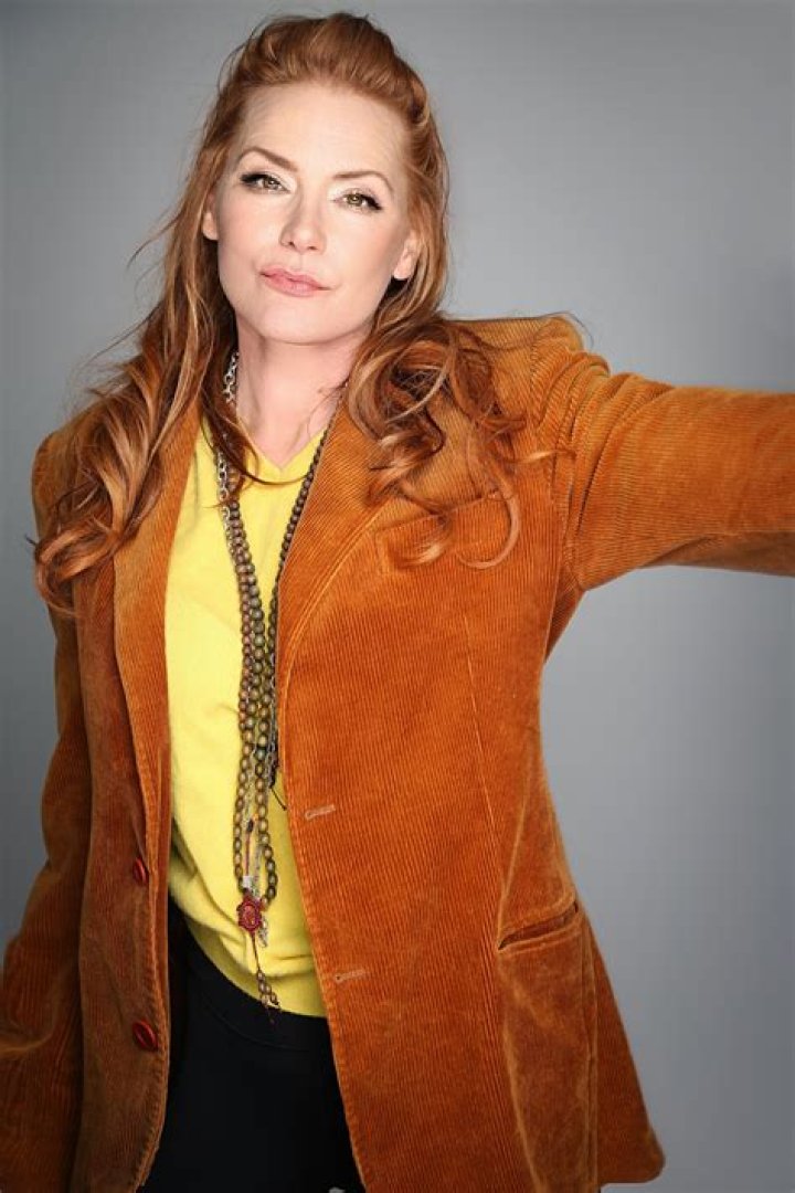 Who is Dedee Pfeiffer Dating Now