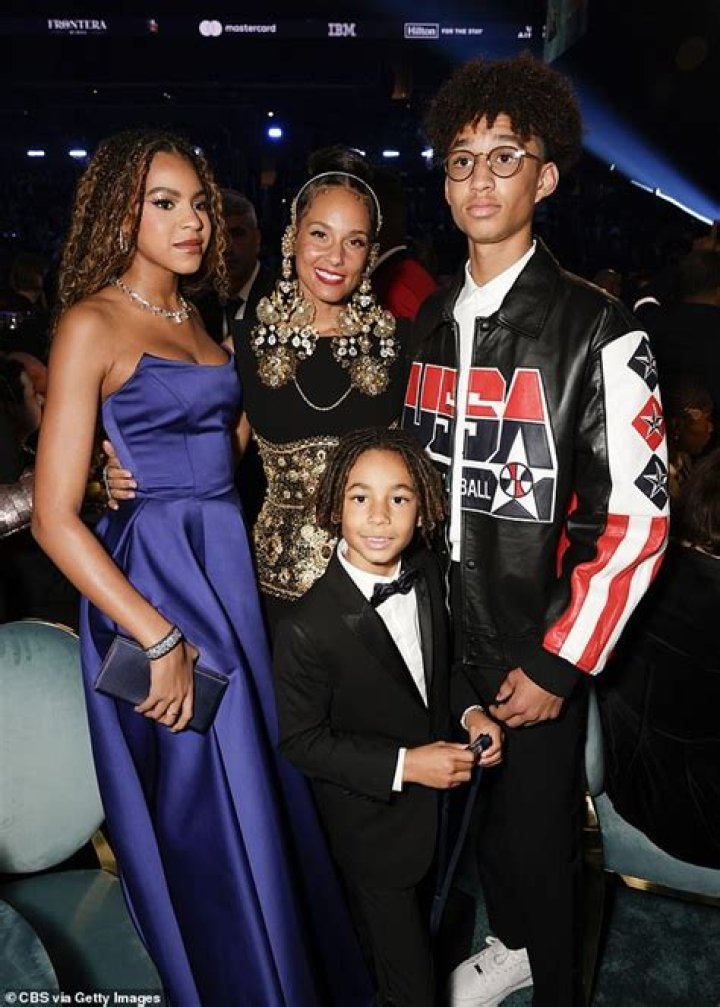 Who is DeJanel Carter Dating Now?