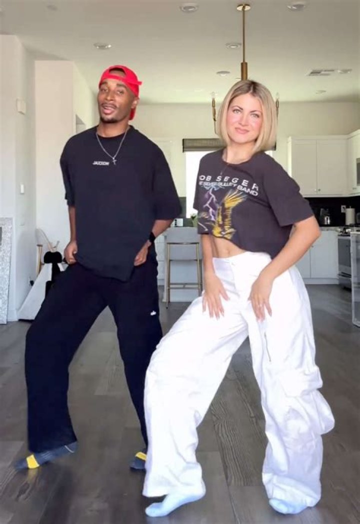 Who is Derrick Favors Dating Now