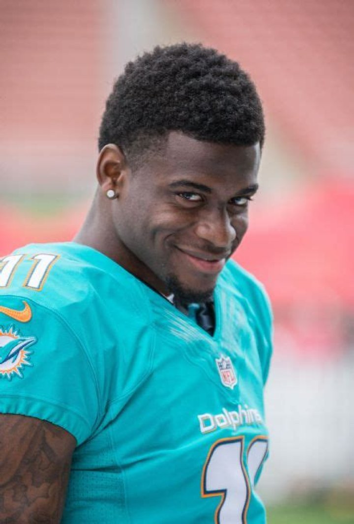 Who is DeVante Parker Dating Now