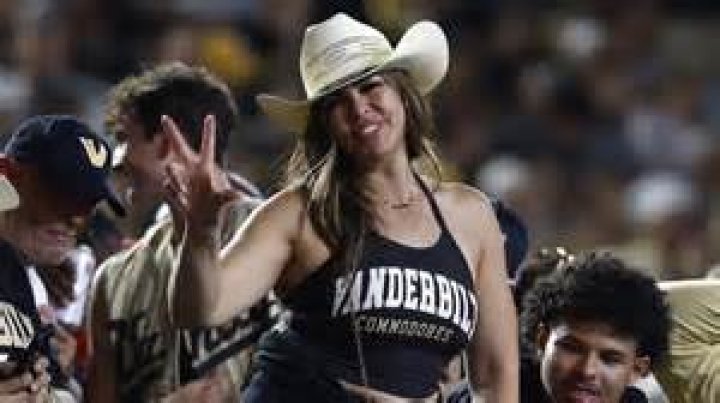 Who is Diego Navarrette Dating Now?