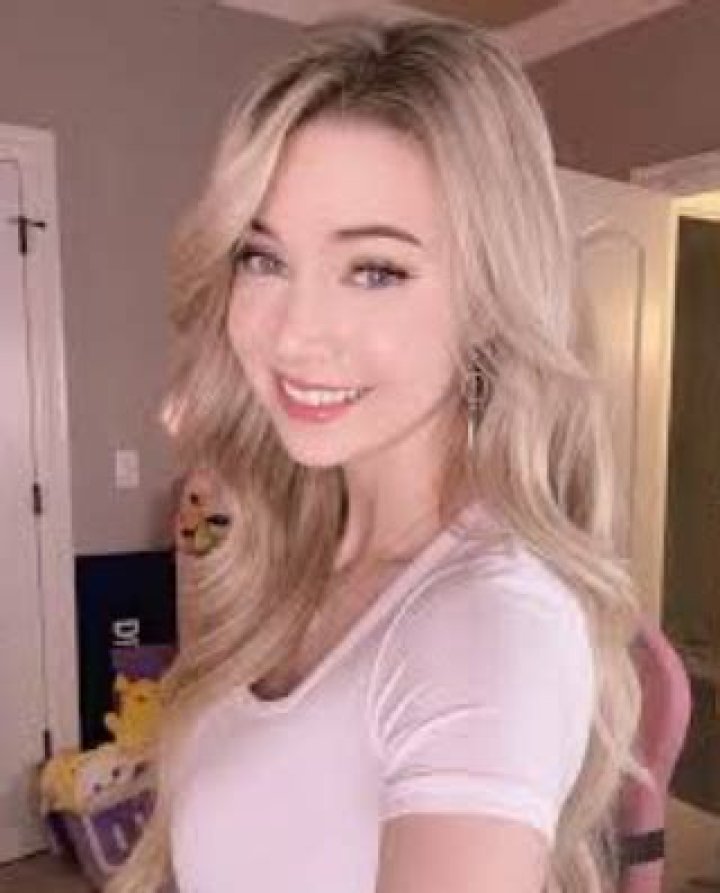 Who is DizzyKitten Dating Now