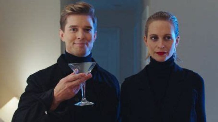 Who is Drew Van Acker Dating Now