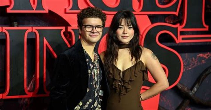 Who is Dustin Pari Dating Now