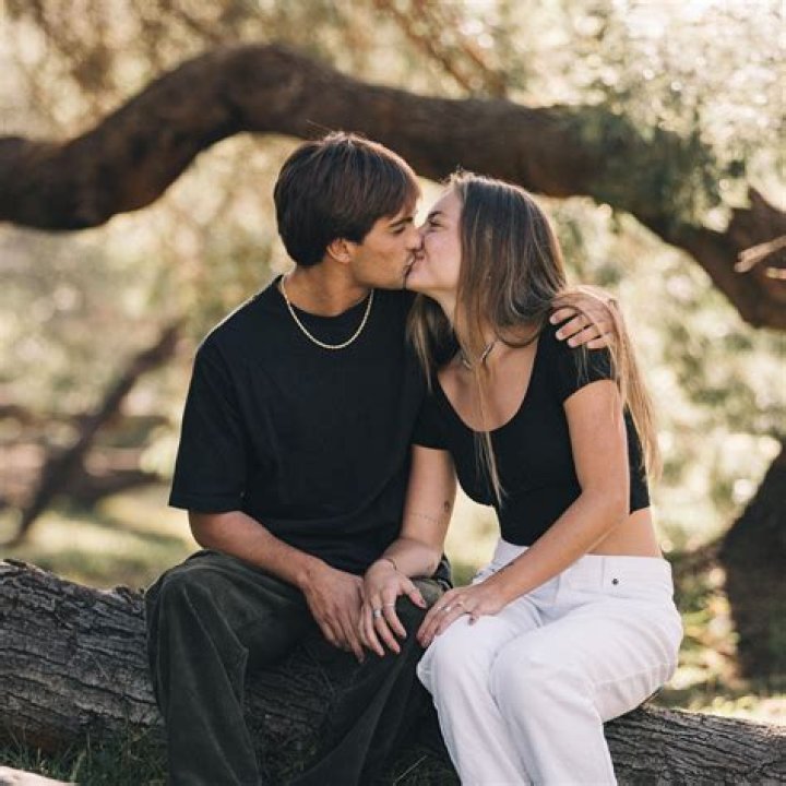 Who is Eli Hanneman Dating Now