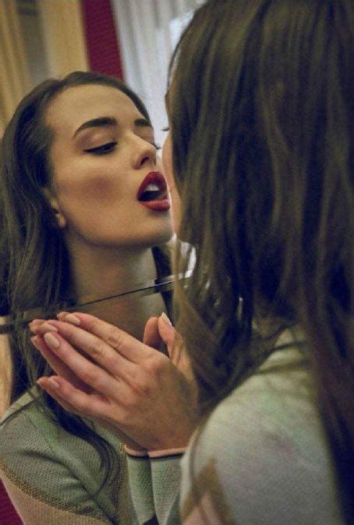 Who is Elif Aksu Dating Now?