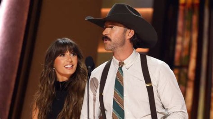 Who is Ella Cruz Dating Now?