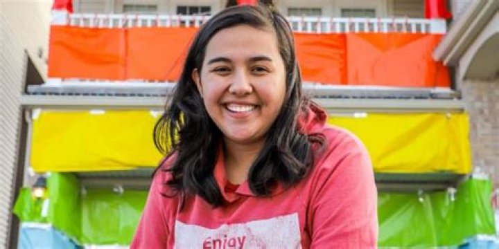 Who is Elle Mills Dating Now?