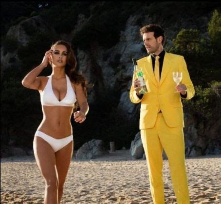 Who is Ellie Gonsalves Dating Now?