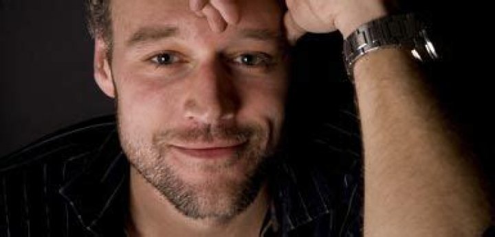 Who is Elliot Cowan Dating Now