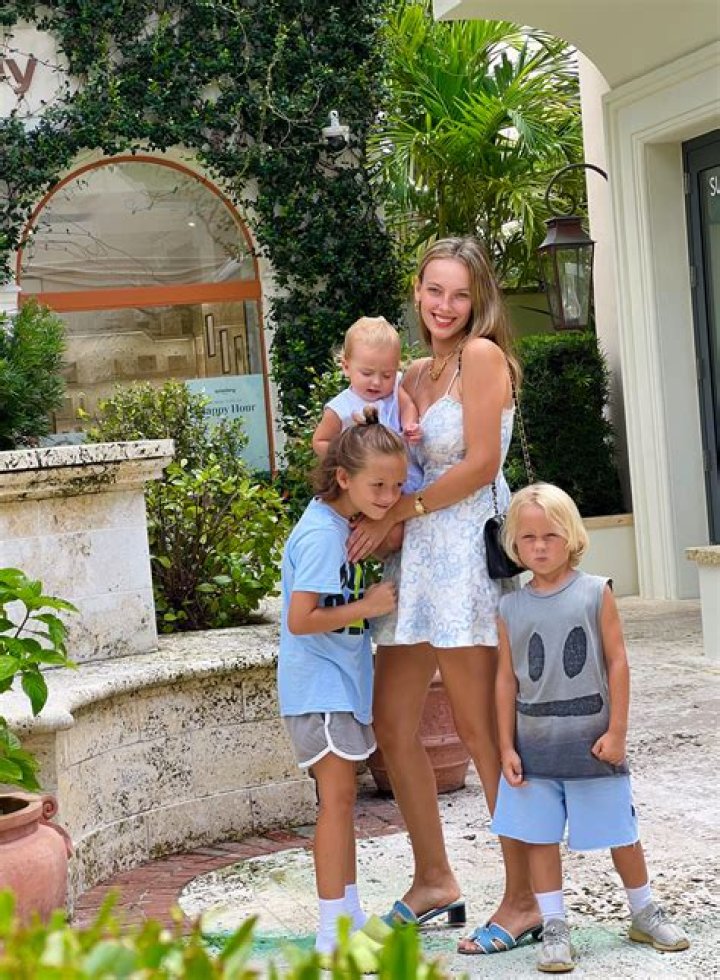 Who is Elliott Sadler Dating Now