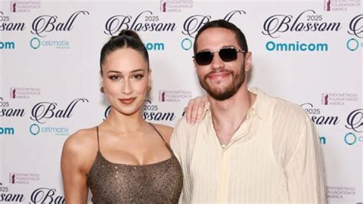 Who is Elsie Larson Dating Now