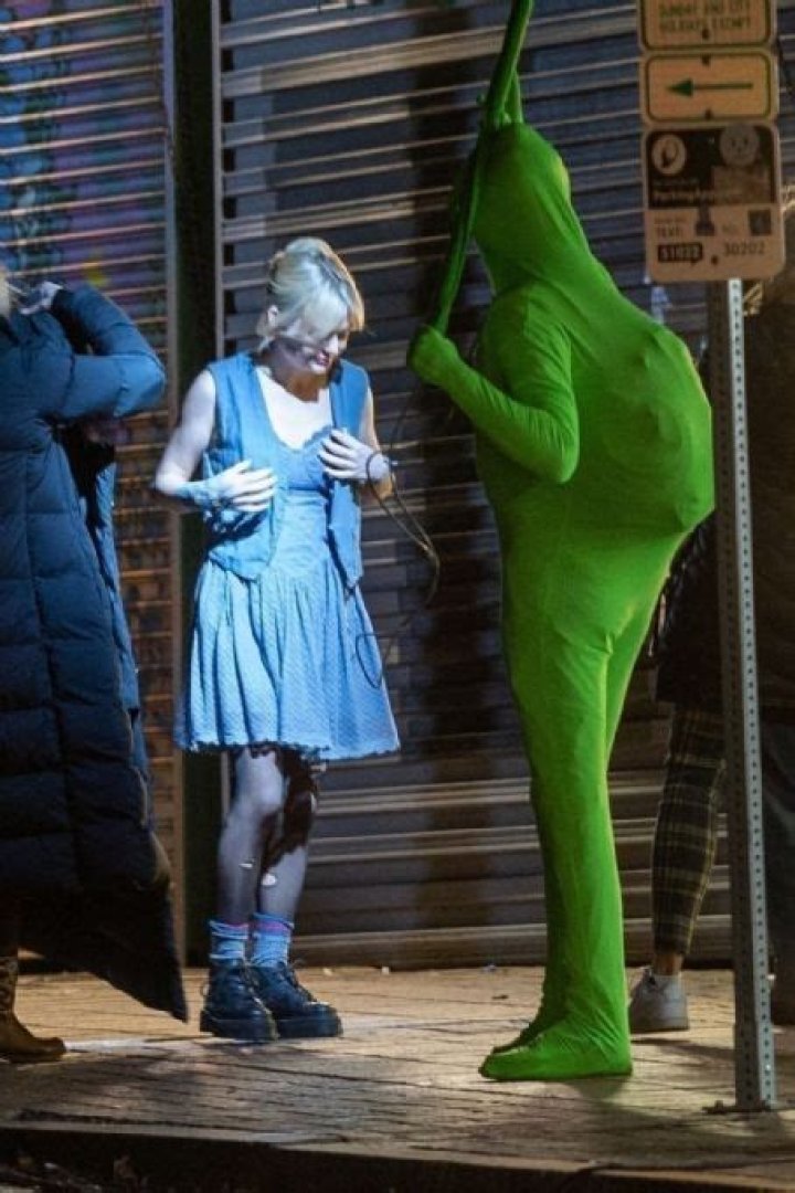 Who is Emily Alyn Lind Dating Now