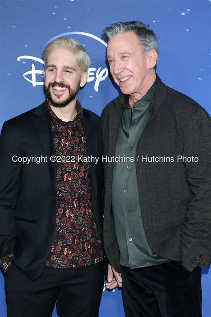 Who is Eric Lloyd Dating Now