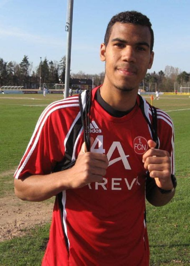 Who is Eric-Maxim Choupo-Moting Dating Now?