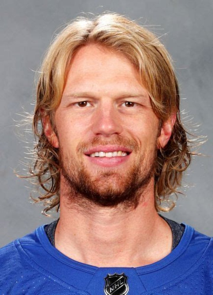 Who is Eric Staal Dating Now?