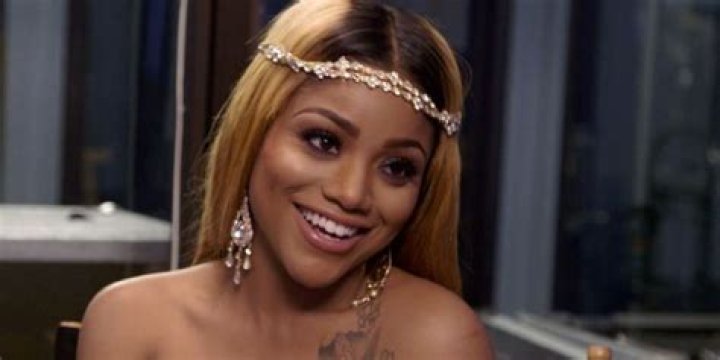 Who is Erica Pinkett Dating Now