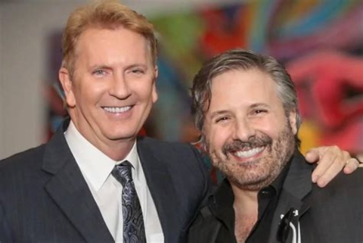 Who is Ernie Manouse Dating Now