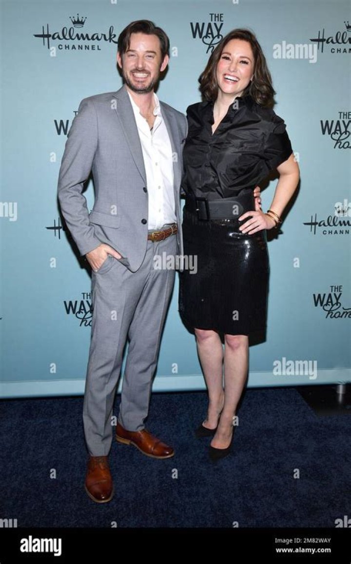 Who is Evan Williams Dating Now