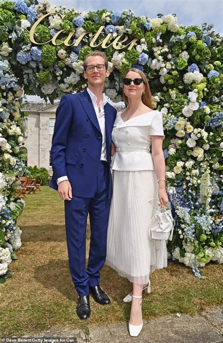 Who is Flora Beverley Dating Now?