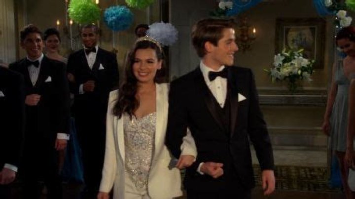 Who is Froy Gutierrez Dating Now