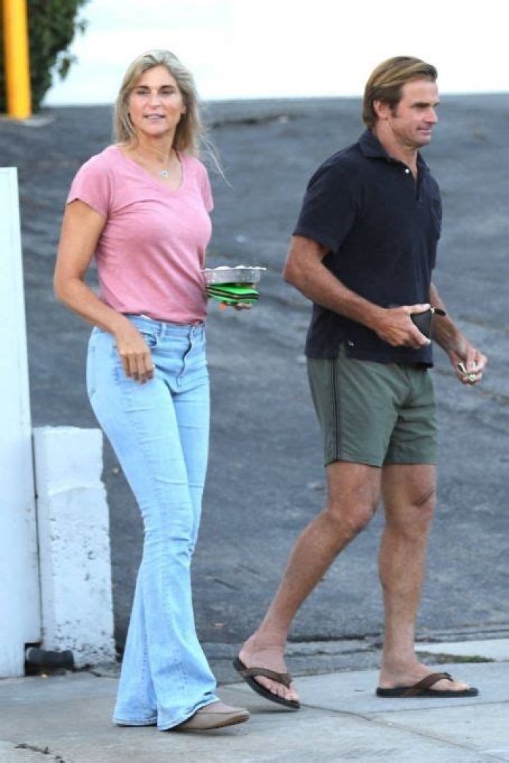 Who is Gabrielle Reece Dating Now