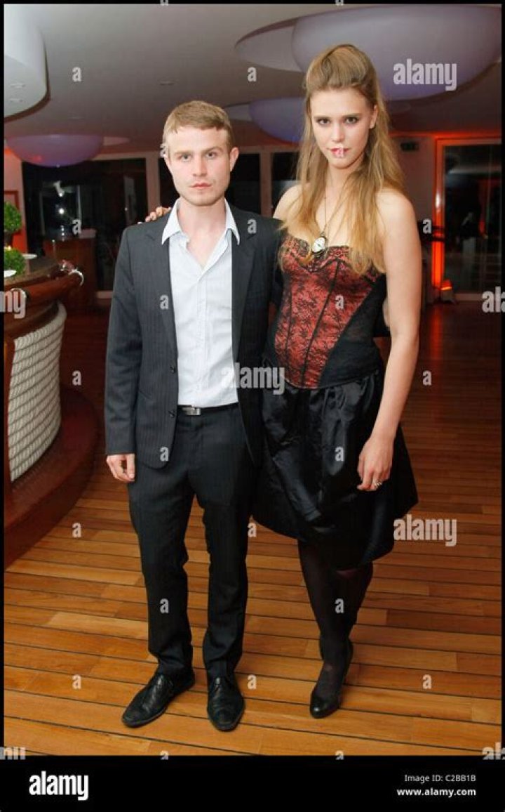 Who is Gaia Weiss Dating Now?