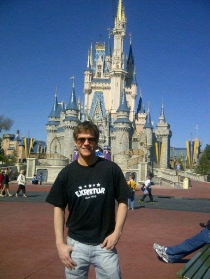 Who is Gaston Dalmau Dating Now?