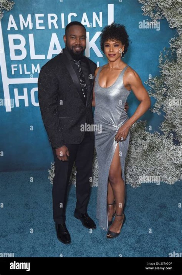 Who is Gillian Iliana White Dating Now?