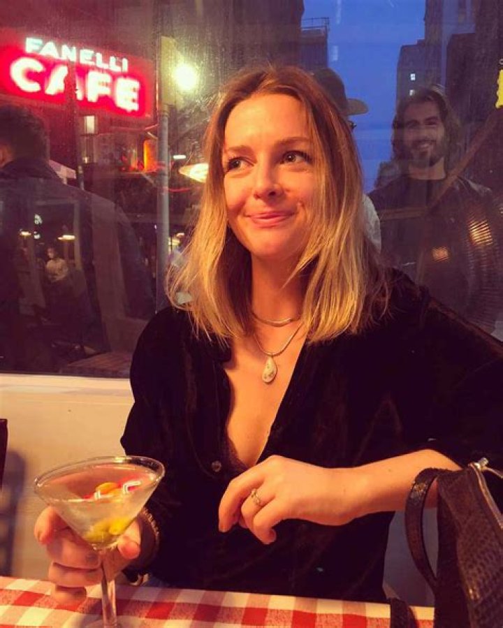 Who is Gillian Kearney Dating Now