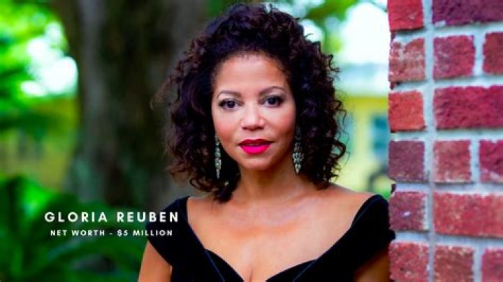 Who is Gloria Reuben Dating Now