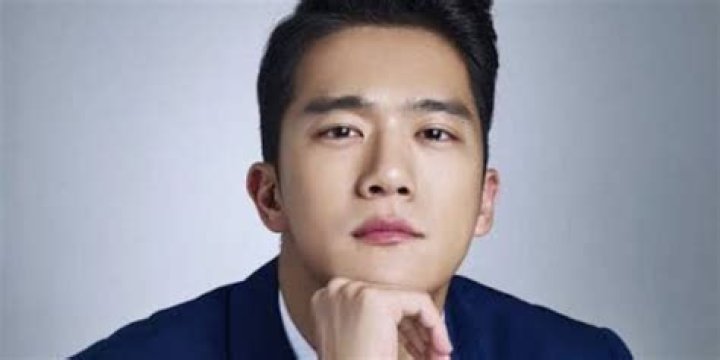 Who is Ha Seok-jin Dating Now